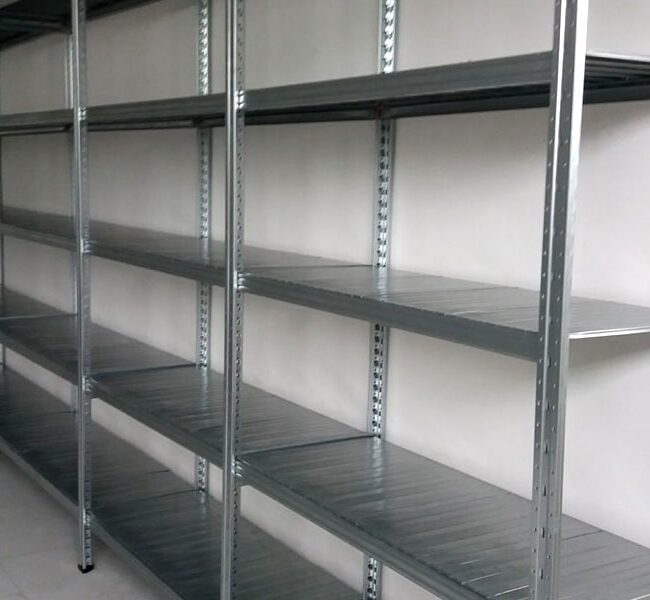 SCAFFALATURA LEGGERA esempio
